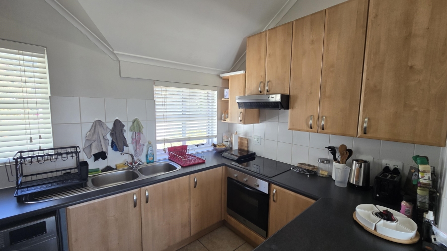 To Let 2 Bedroom Property for Rent in Aurora Western Cape